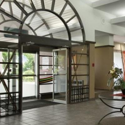 Travelodge Hotel By Wyndham Vancouver Airport Richmond Exterior photo