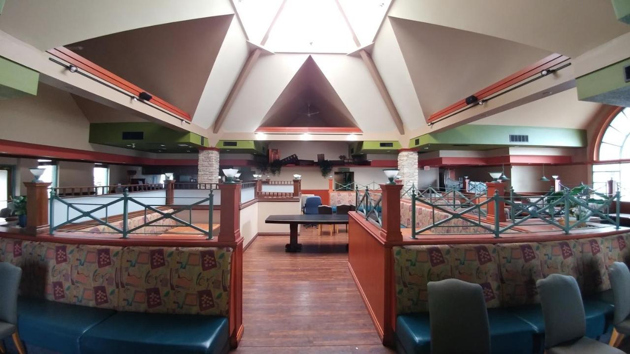 Travelodge Hotel By Wyndham Vancouver Airport Richmond Exterior photo